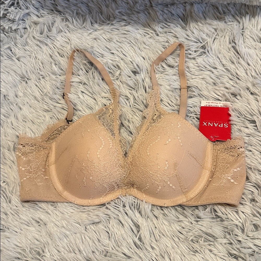 SPANX Women's Soft Nude Lace Push Up Plunge Bra